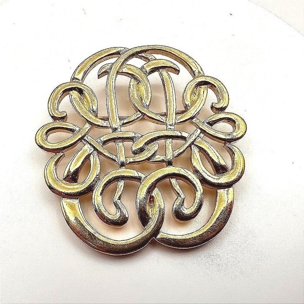 Vintage Y2K Gold Tone Openwork Interlocking Filigree Brooch Pin Women's Jewelry